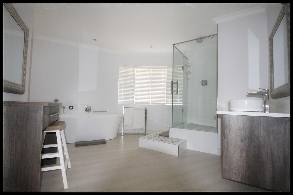 Impa-Lala Country Estate Bed and Breakfast Bloemfontein Buitenkant foto